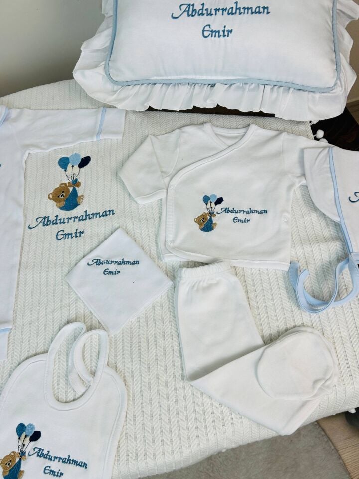 İsme Özel Desen Nakışlı Hastane Çıkış Seti Ve Puset Örtüsü