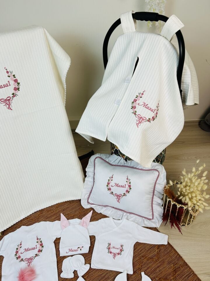 Çiçek Nakışlı Hastane Çıkış Seti Ve Puset Örtüsü %100 Pamuk