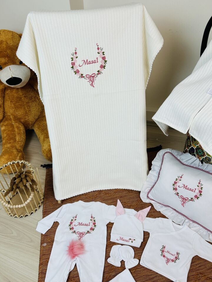 Çiçek Nakışlı Hastane Çıkış Seti Ve Puset Örtüsü %100 Pamuk