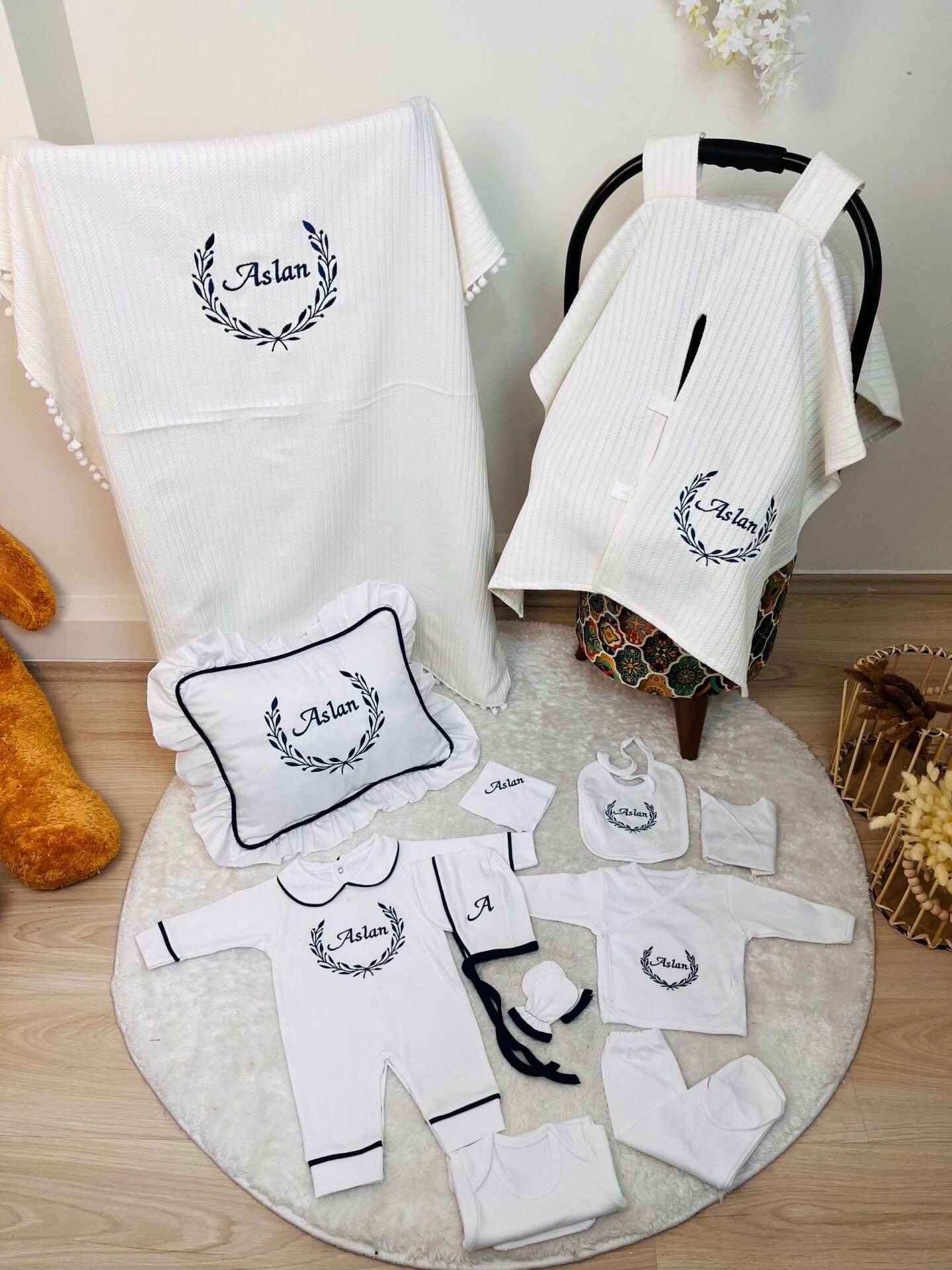 Premium Çelenk Desenli Set