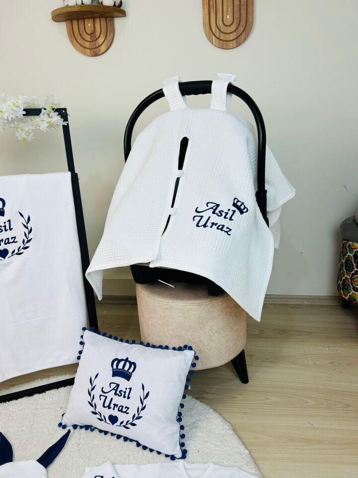 Royal Taç Çelenk Desenli Set